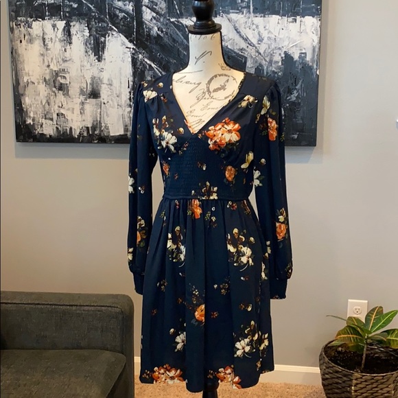 Xhilaration Dresses & Skirts - Women's Floral Print V-Neck Smocked Waist Dress